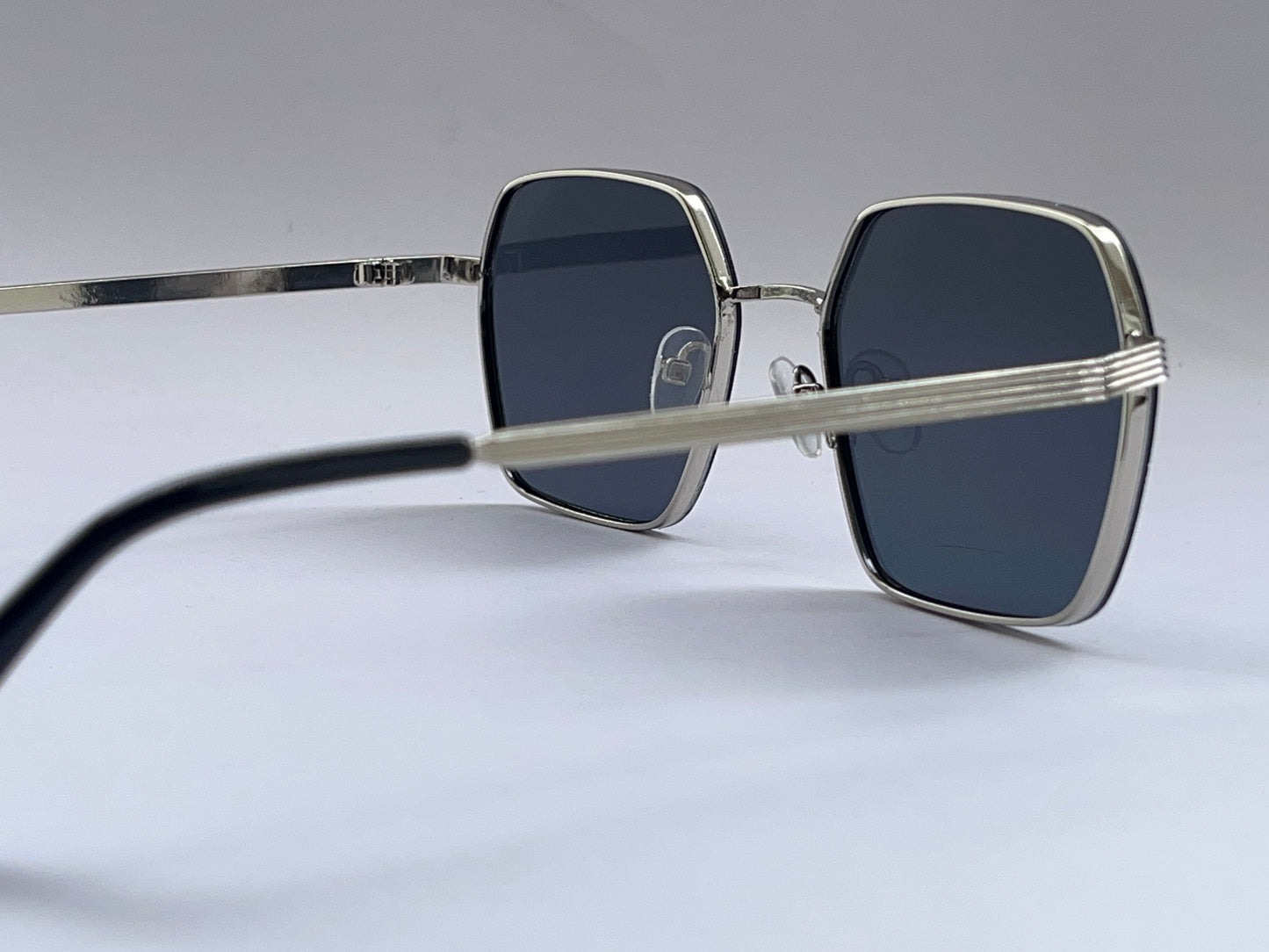 SILVER TRIM BLACK CLASSIC SUNGLASSES