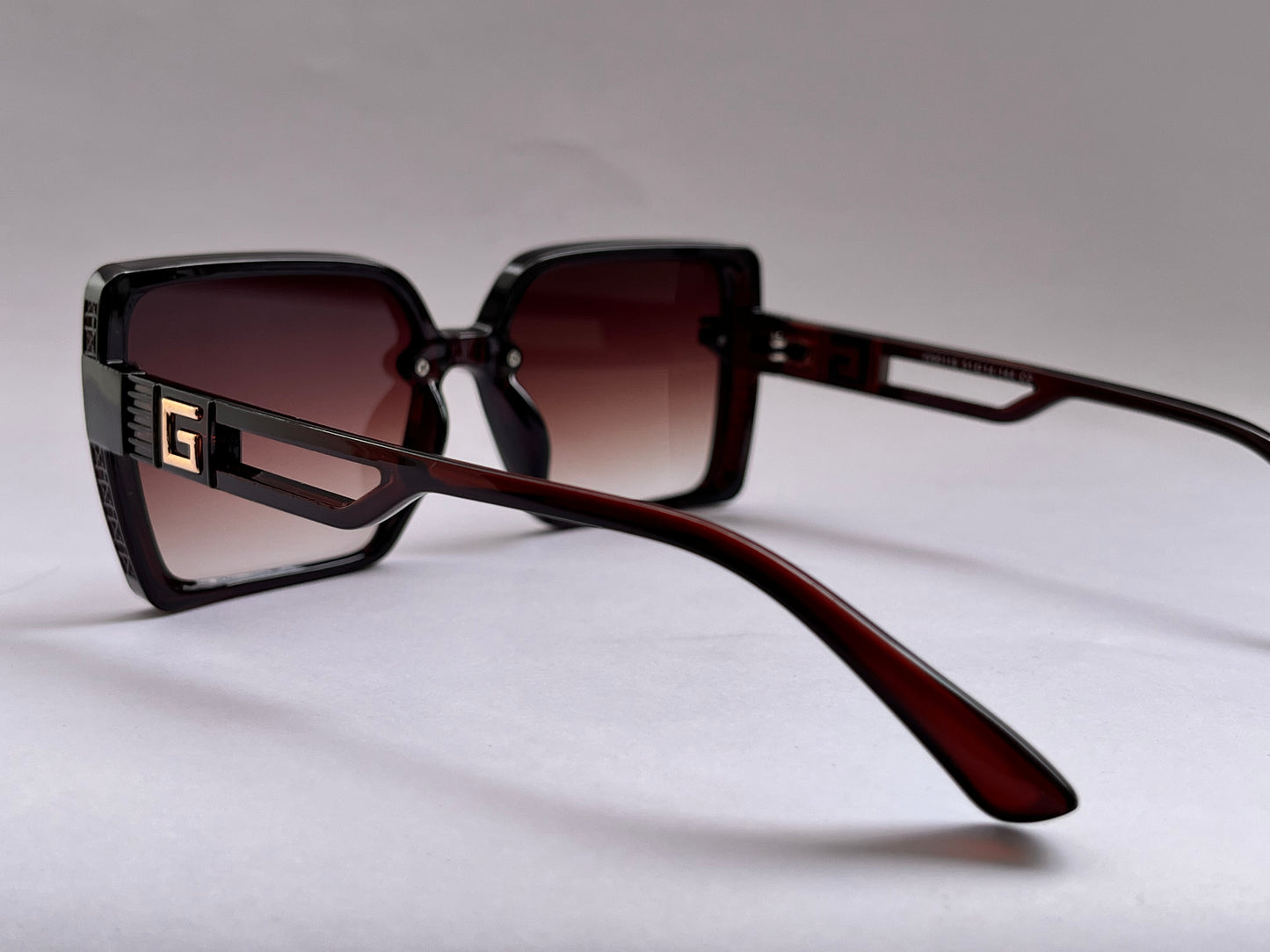 DARK BLOOM RICH BERRY-BROWN VINTAGE SHADES