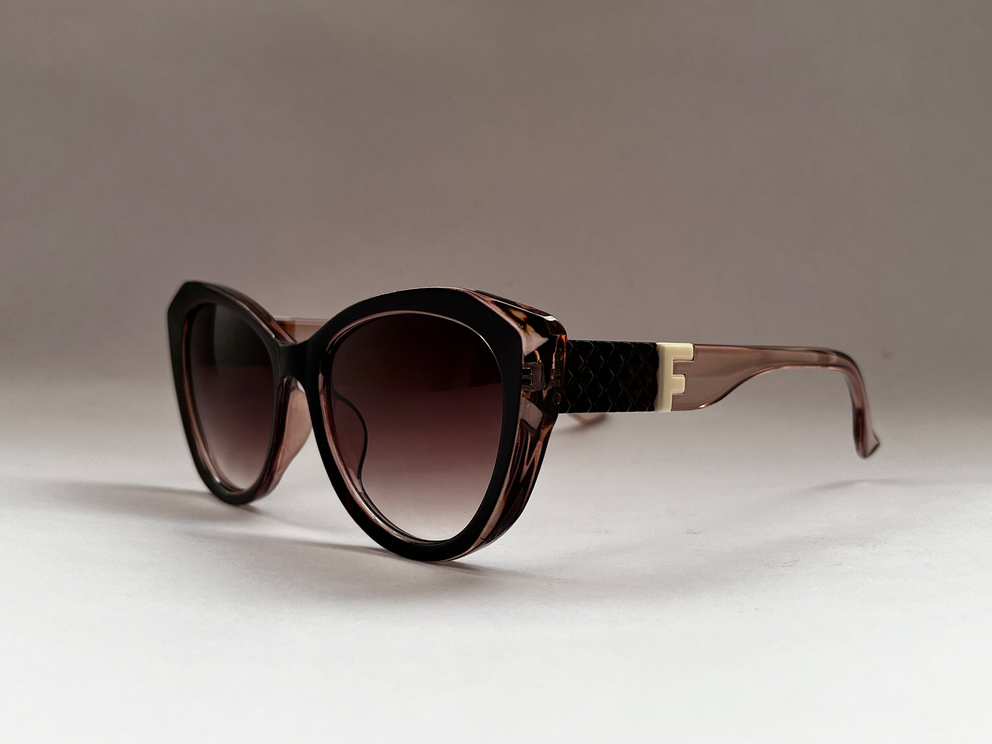 GRADIENT BLOOM CAT-EYE SHADES