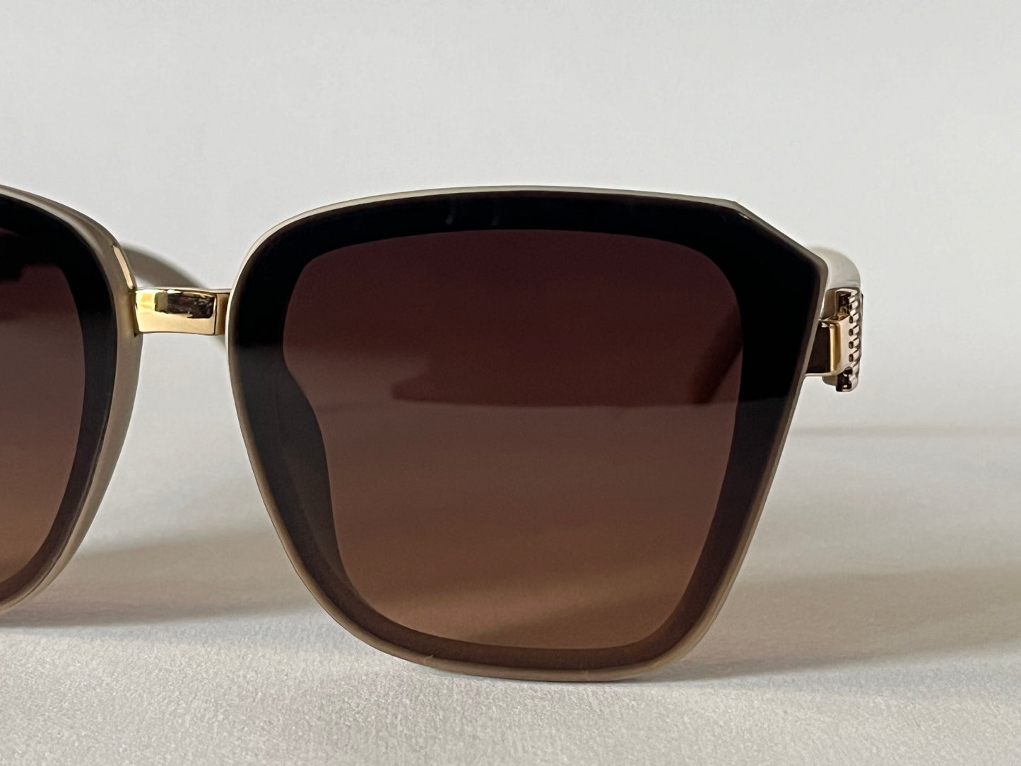 AUTUMN LUXE CAT-EYE SHADES