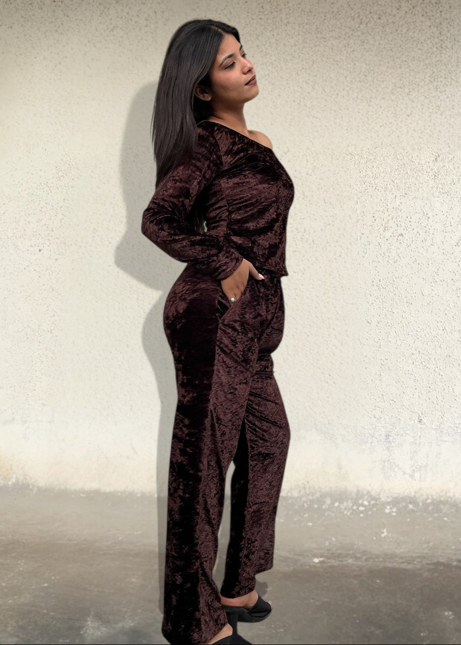 CRUSH l BROWN OFF-SHOULDER VELVET CO-ORD