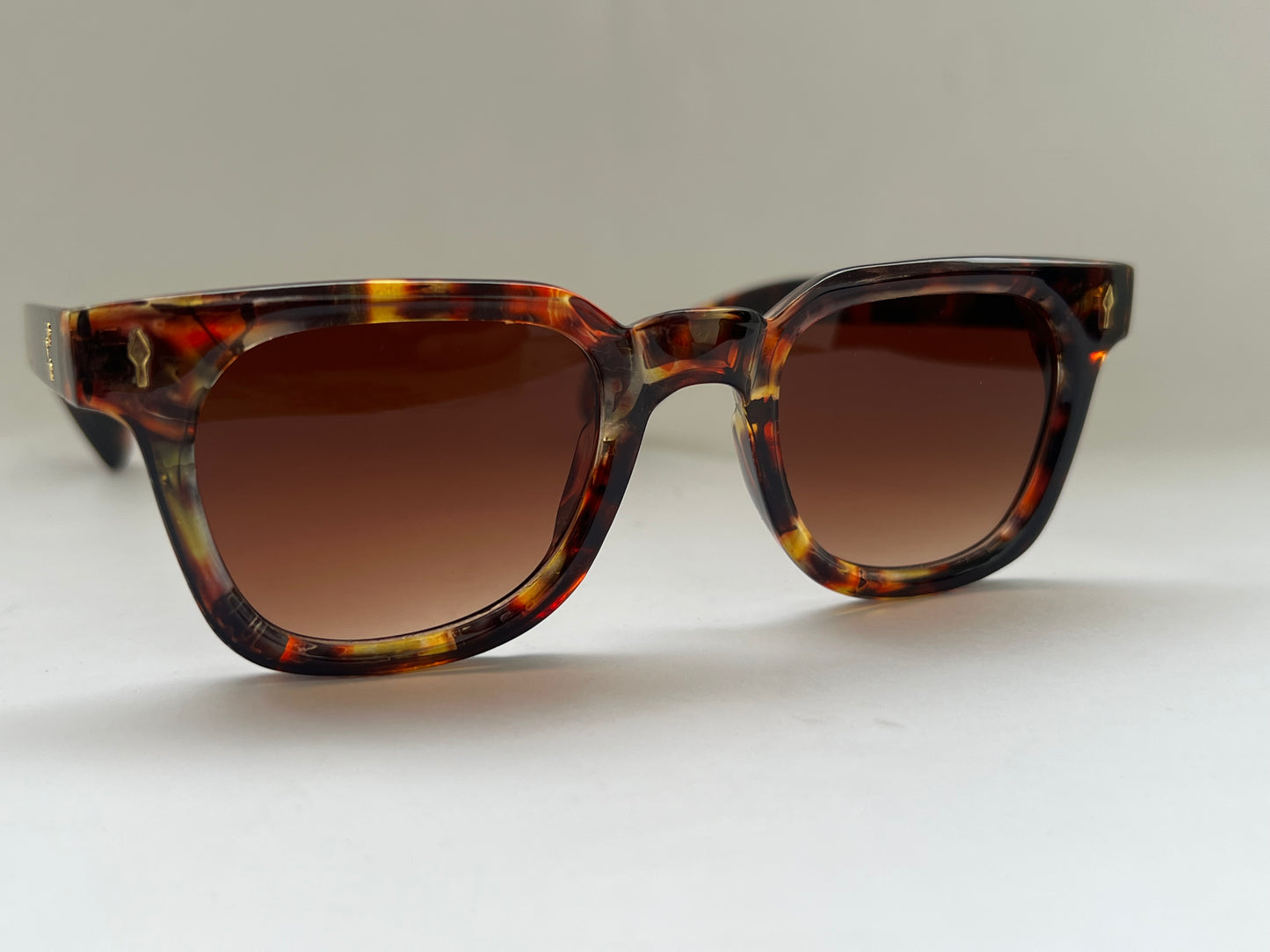 TIMELESS TORTOISE SHELL ROUND-SQUARE SHADES