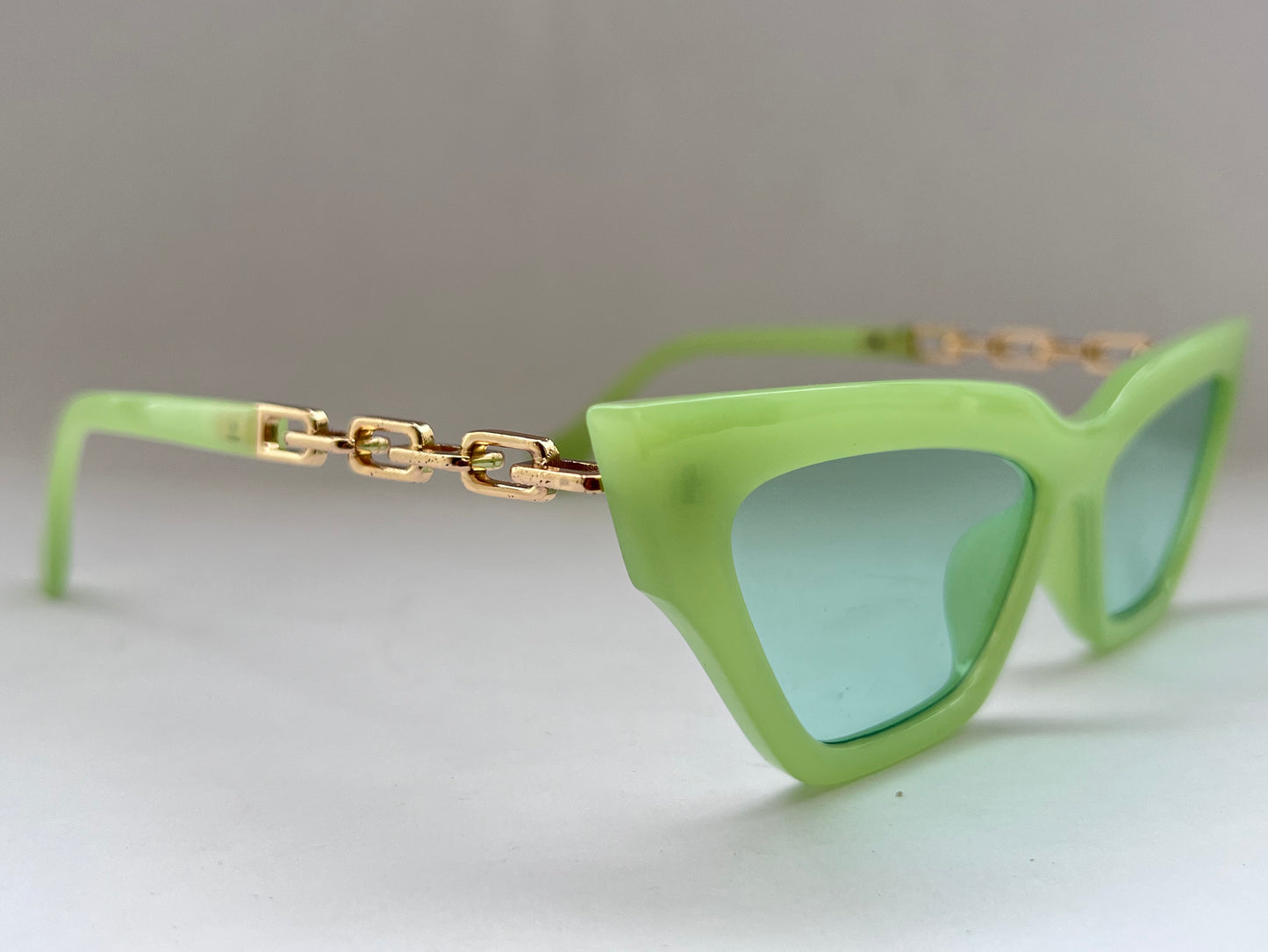 GRASSHOPPER FT.GOLD CHAIN GREEN SHADES