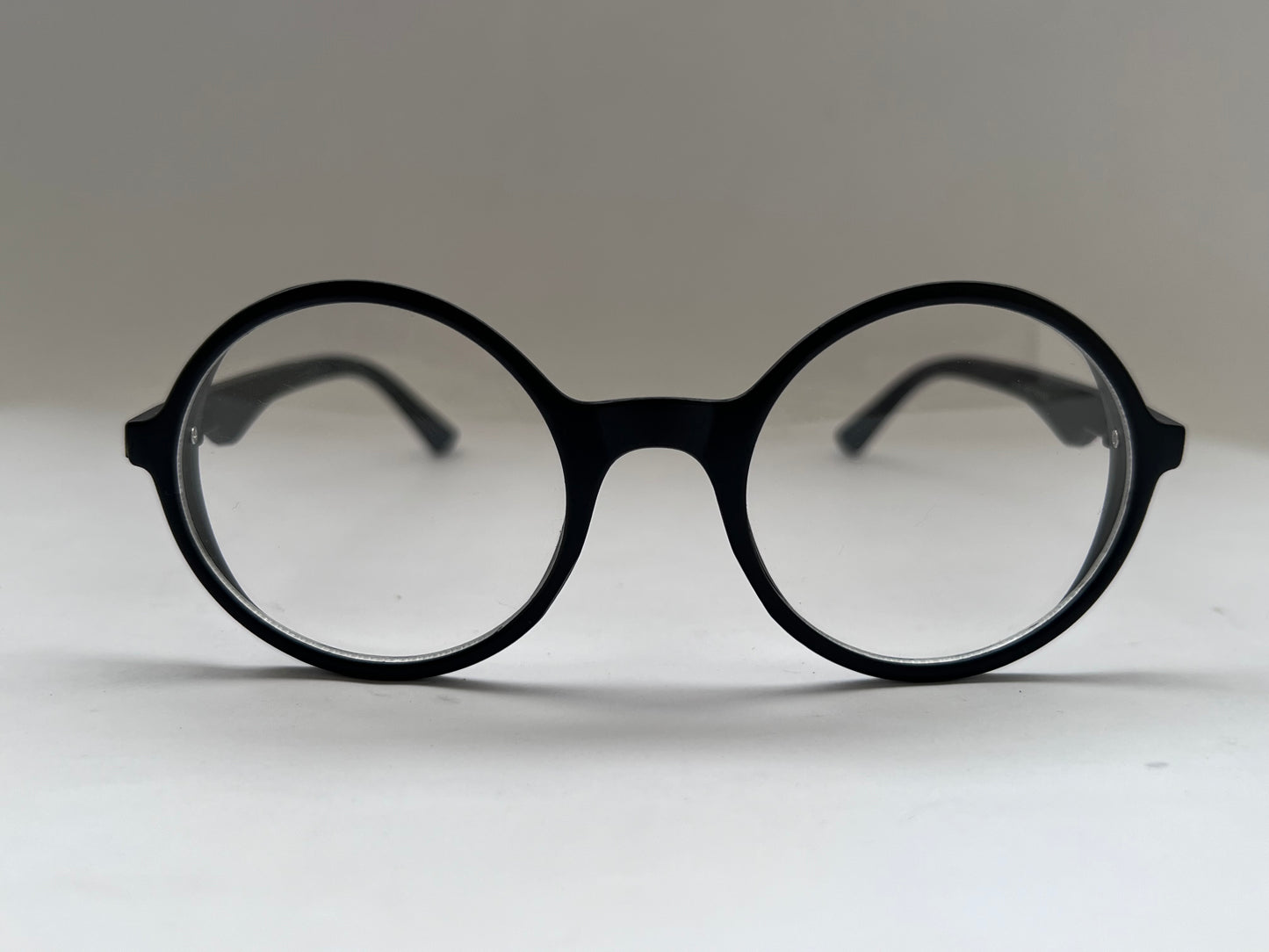 CLEAR ROUND LUXE BLACK FRAMES