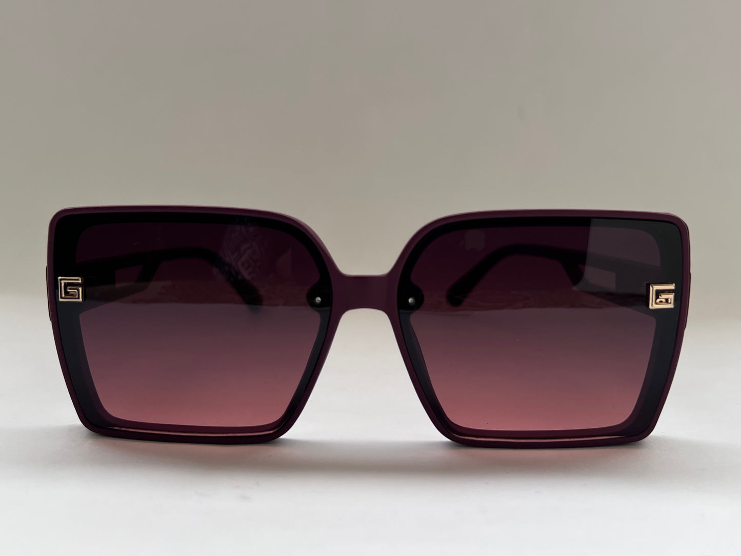 RICH BERRY HUE VINTAGE SHADES