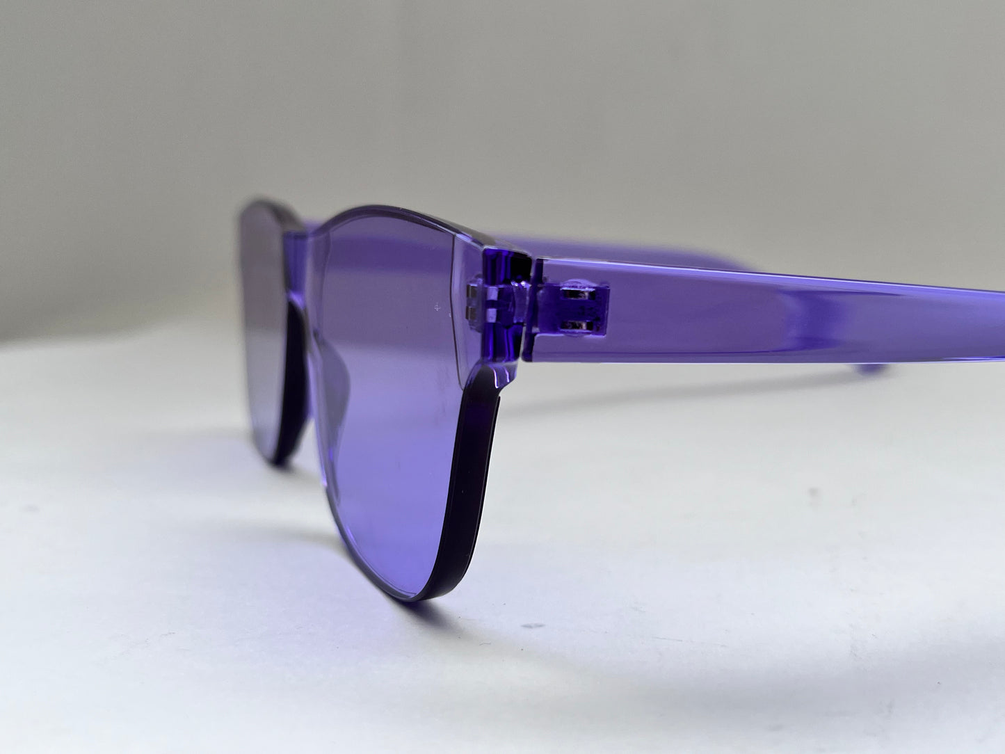 FRAMELESS PURPLE GLASS SHADES