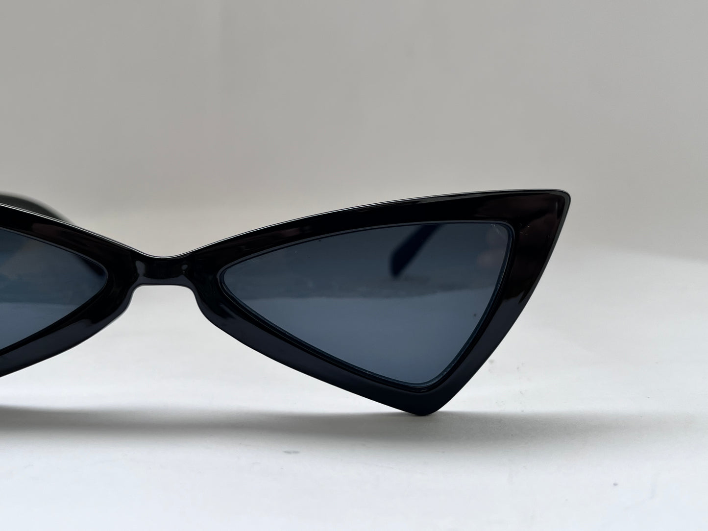 BLACK CAT TRIANGULAR SHARP SHADES