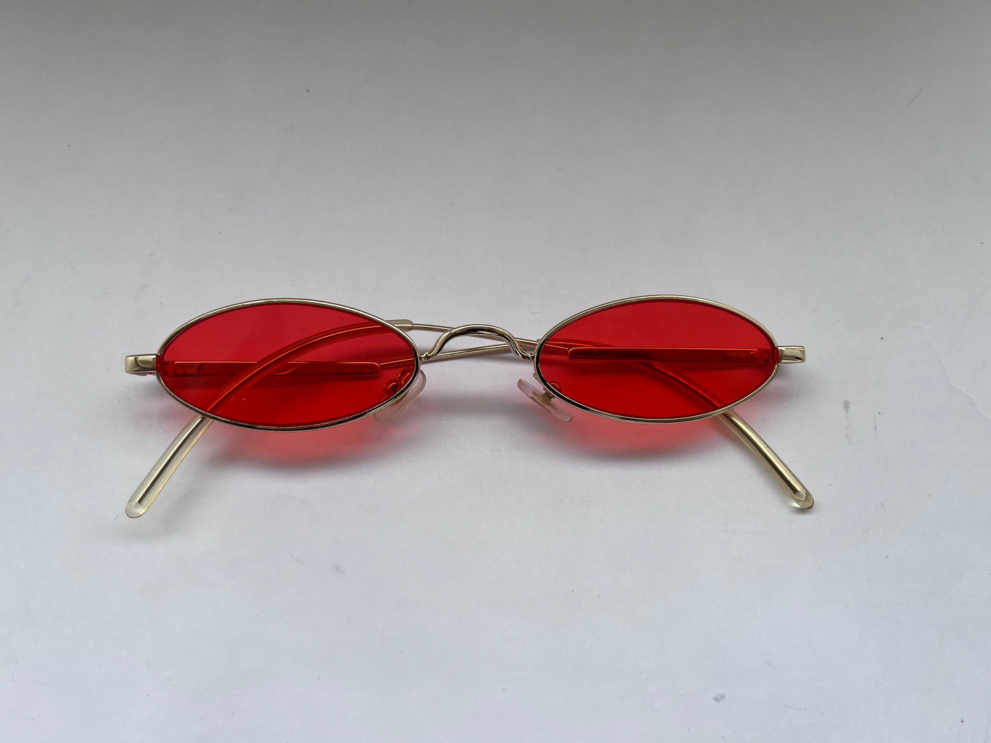 RUBY EYE OVAL RED MINI SHADES