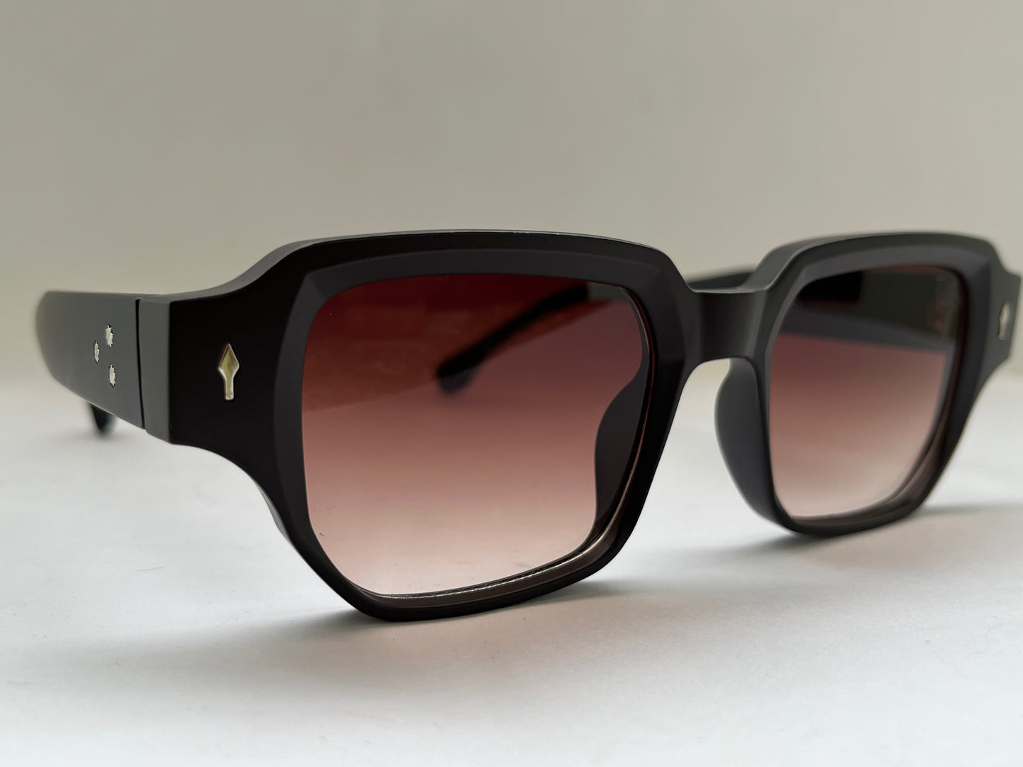 MATTE ECLIPSE SQUARE SHADES