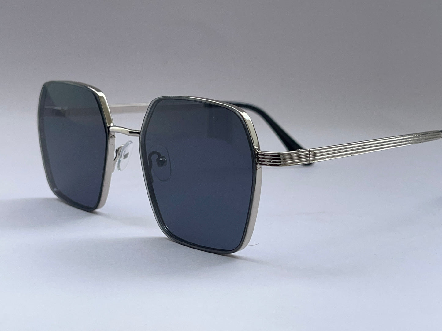 SILVER TRIM BLACK CLASSIC SUNGLASSES