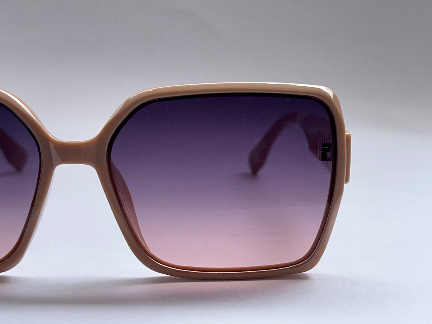 RETRO PEACH SHADES