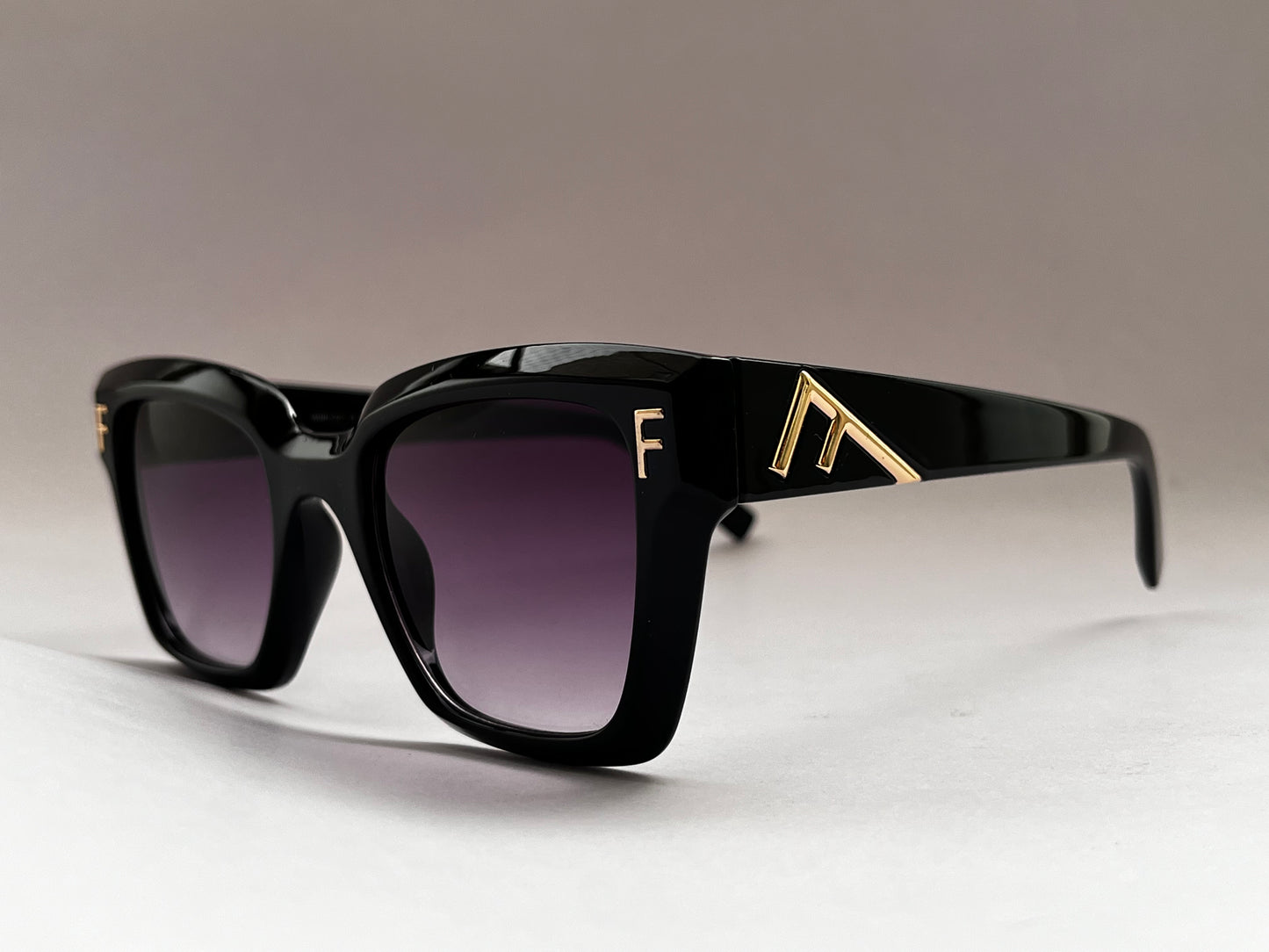 BLACK AUTHORITY BOLD SHADES