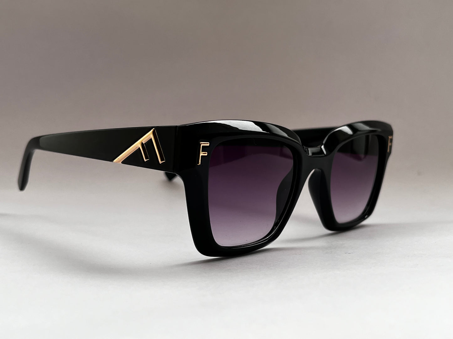 BLACK AUTHORITY BOLD SHADES