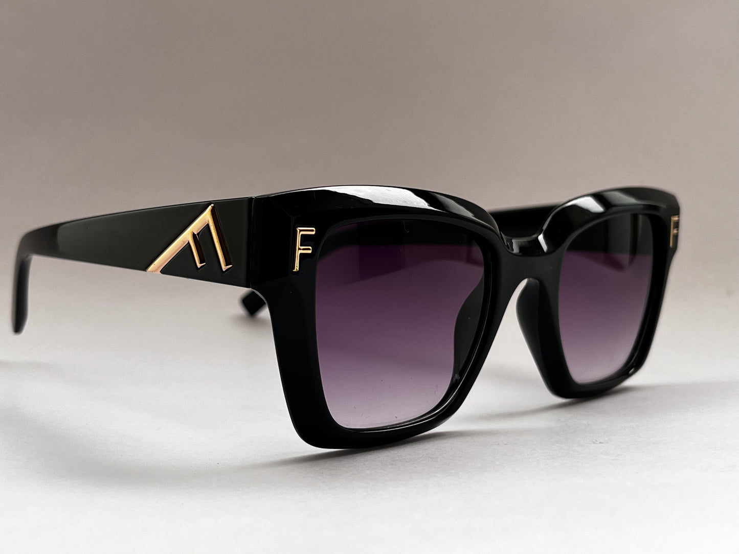 BLACK AUTHORITY BOLD SHADES