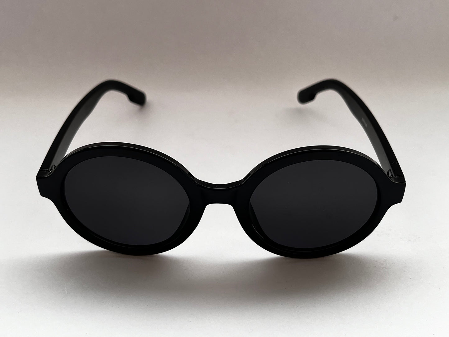 BLACK ORBIT ROUND SHADES