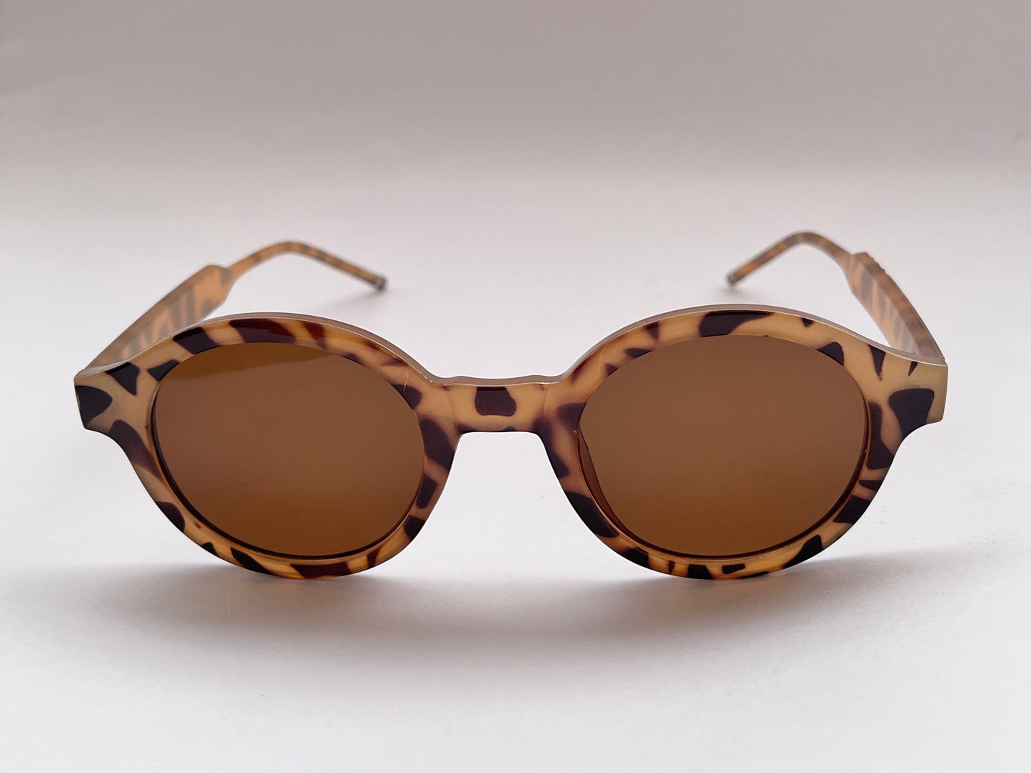 JUNGLE VIBE LEOPARD ROUND SHADES