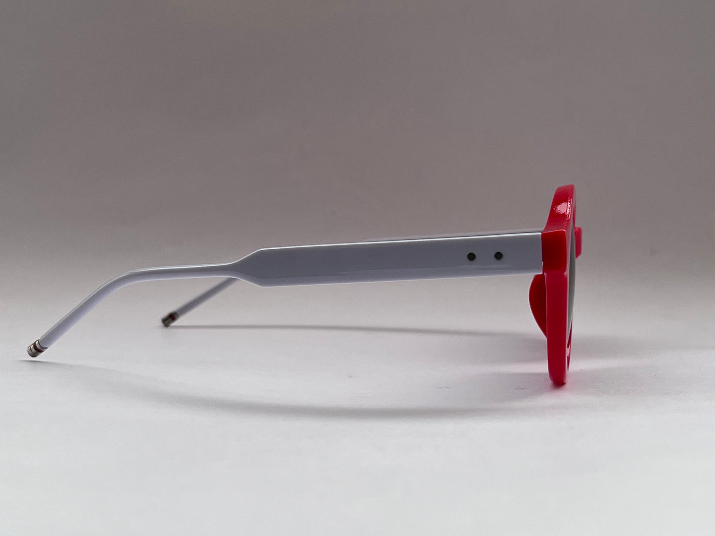RED N WHITE POP COOL SHADES