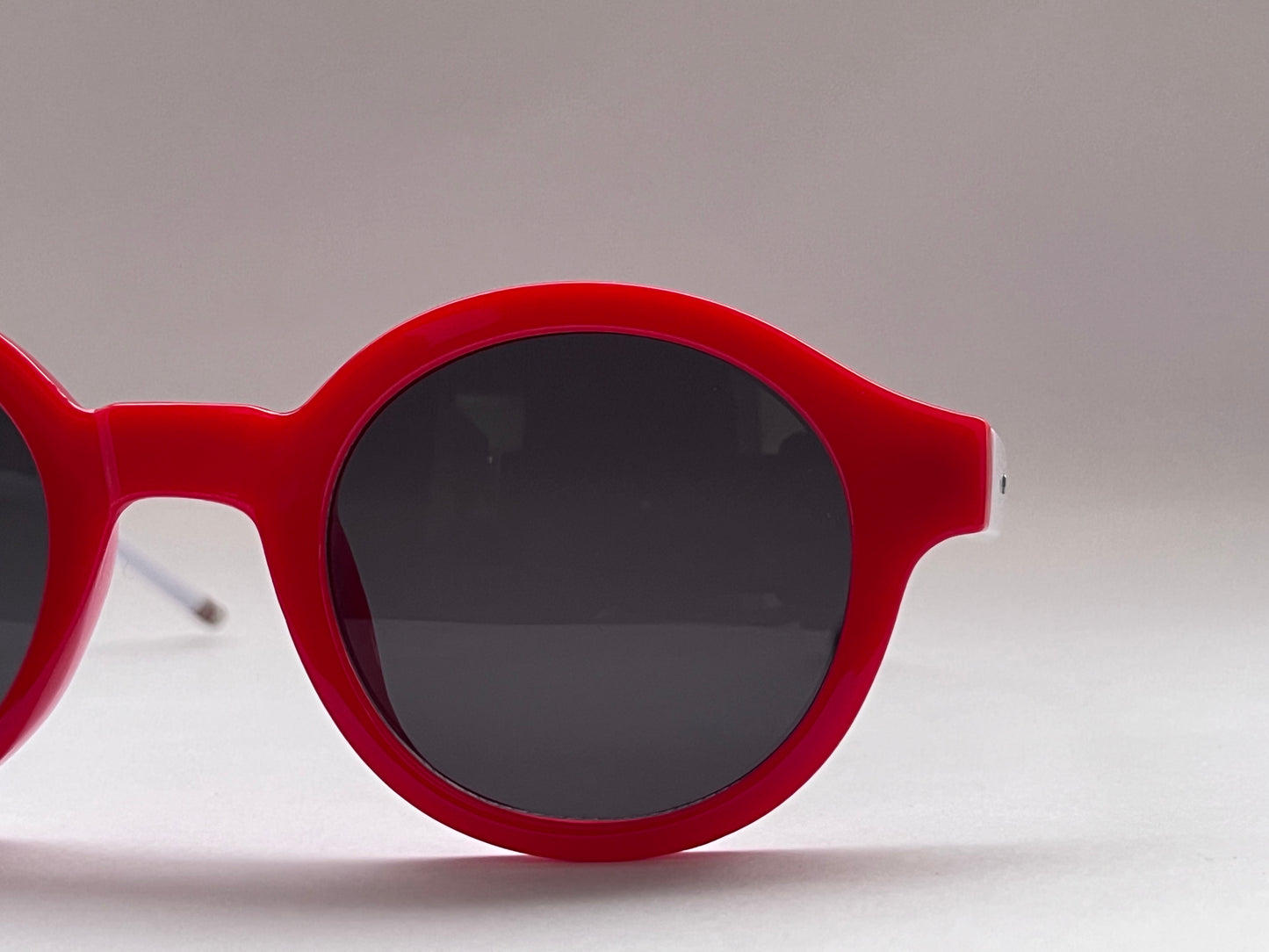 RED N WHITE POP COOL SHADES