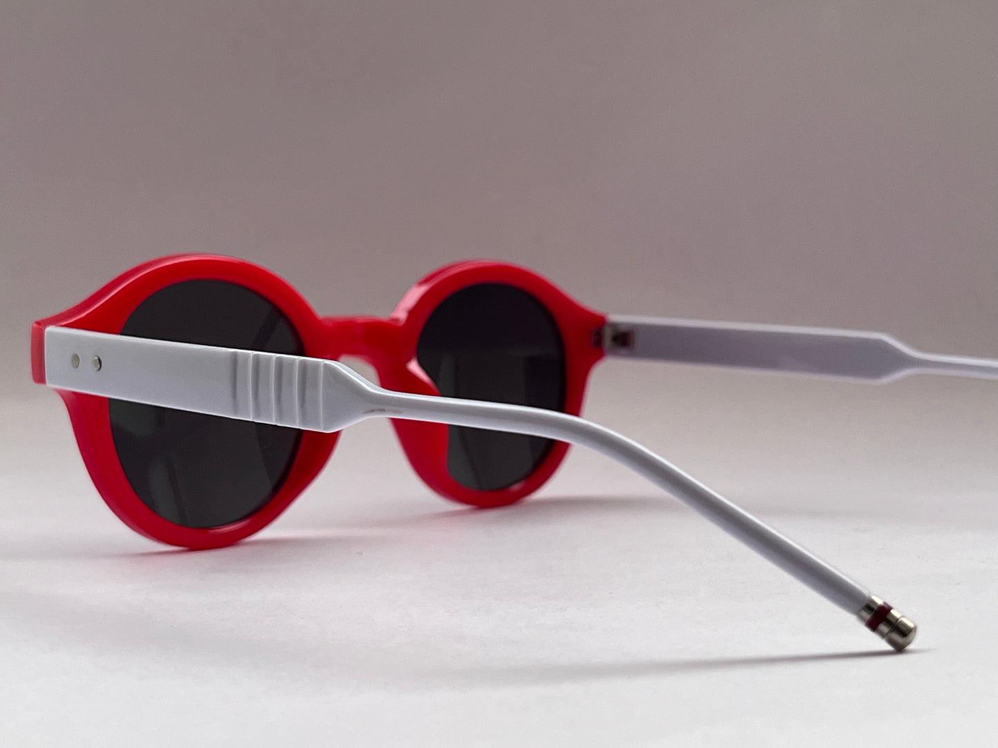 RED N WHITE POP COOL SHADES