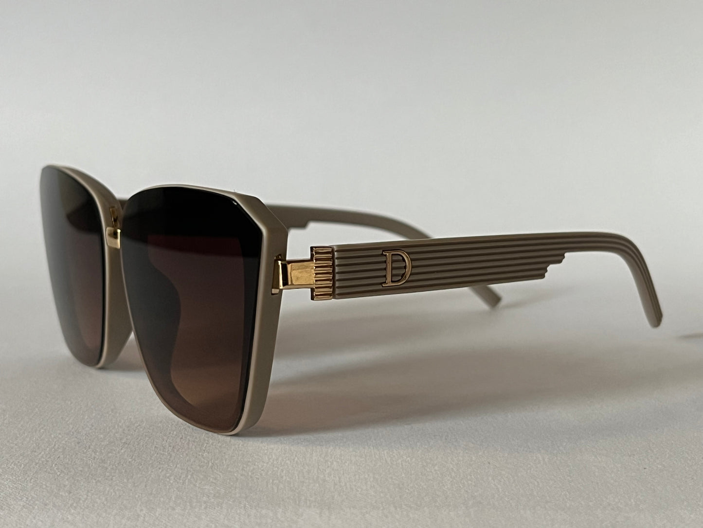 AUTUMN LUXE CAT-EYE SHADES