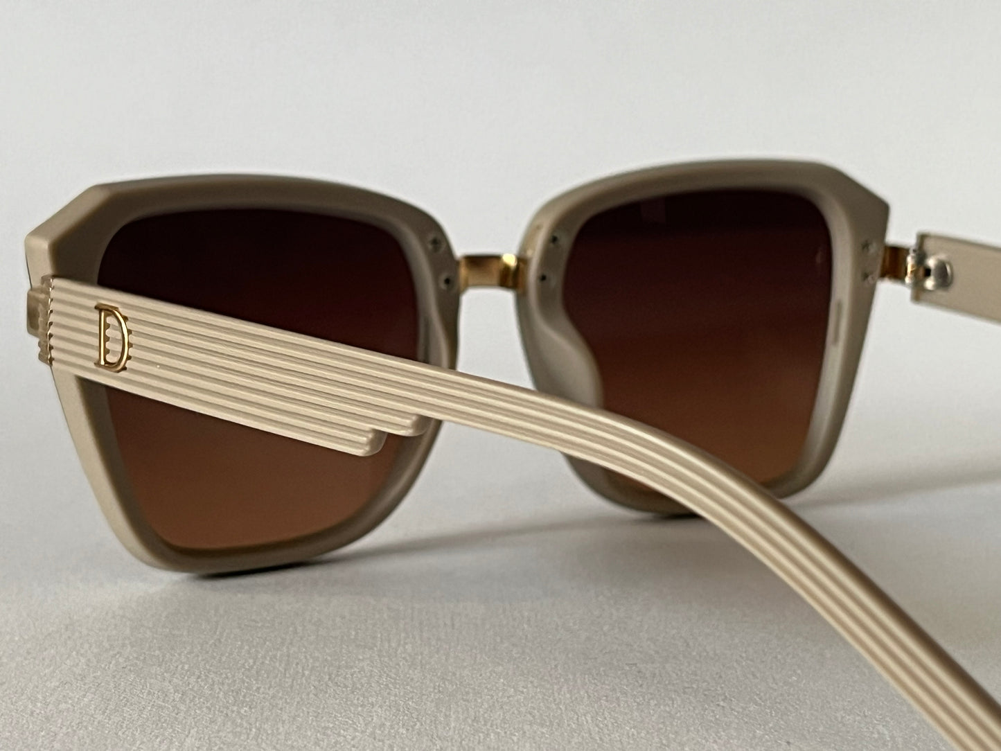 AUTUMN LUXE CAT-EYE SHADES