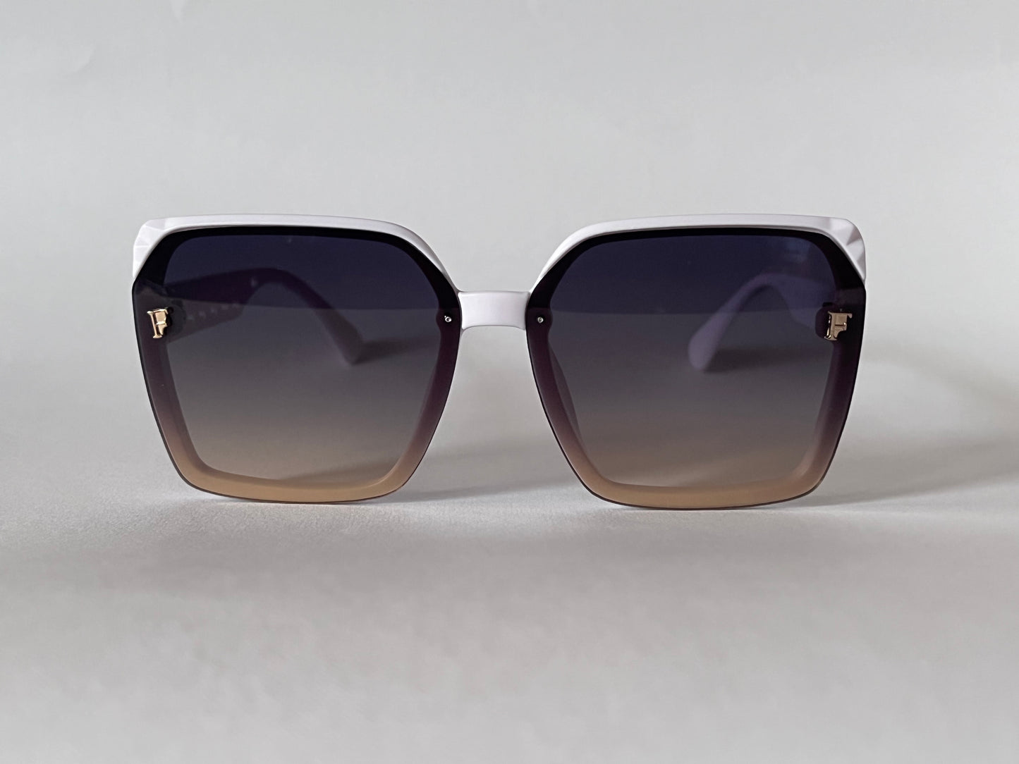 WHITE HORIZON LUXE SHADES