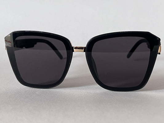 TRANSPARENT BLACK CAT-EYE LUXE SHADES