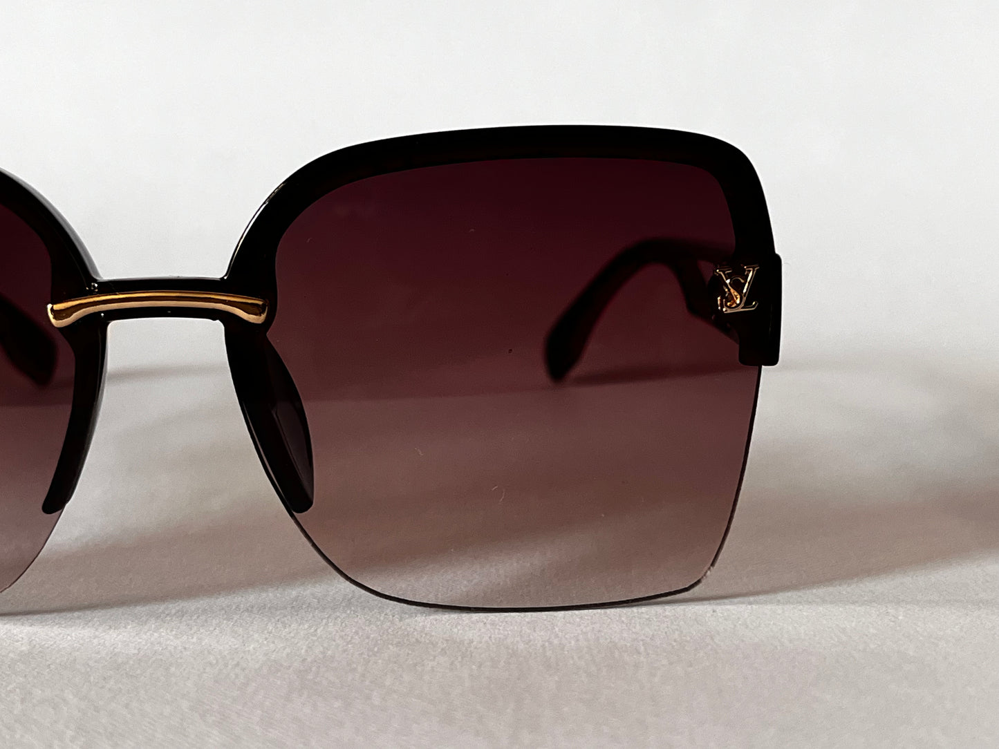 BERRY HORIZON SQUARE LUXE SHADES