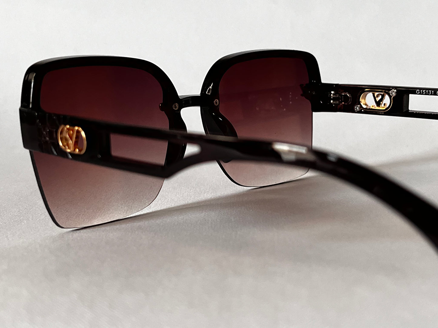 BERRY HORIZON SQUARE LUXE SHADES