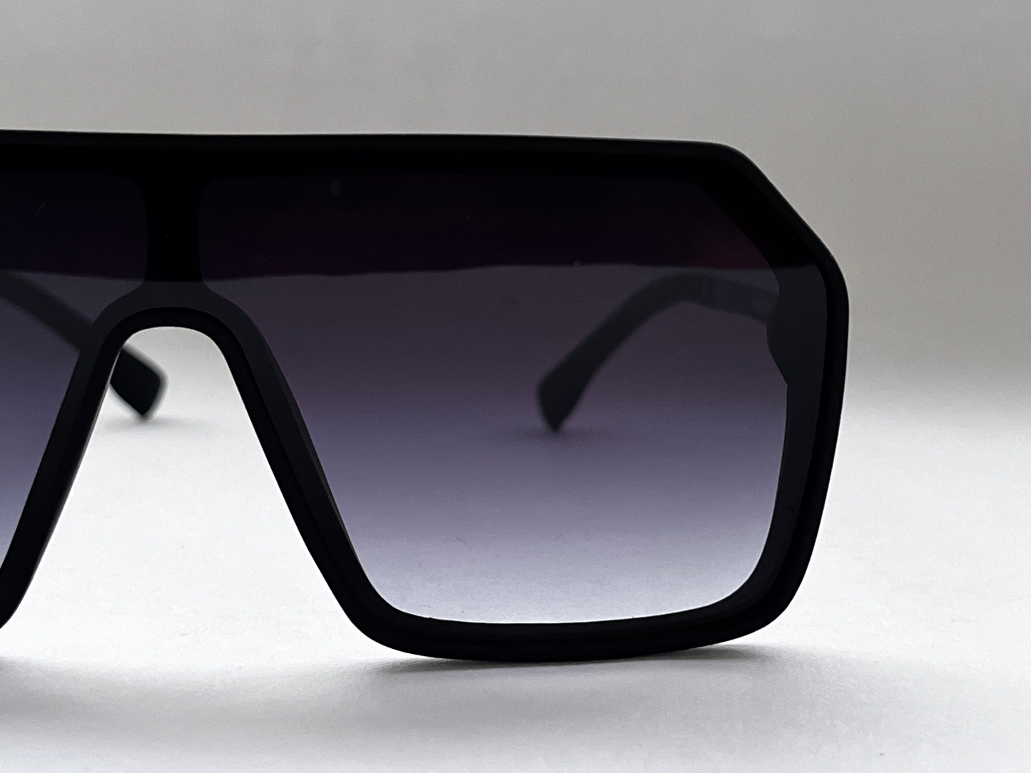 BLACK BOMBER UNISEX SHADES