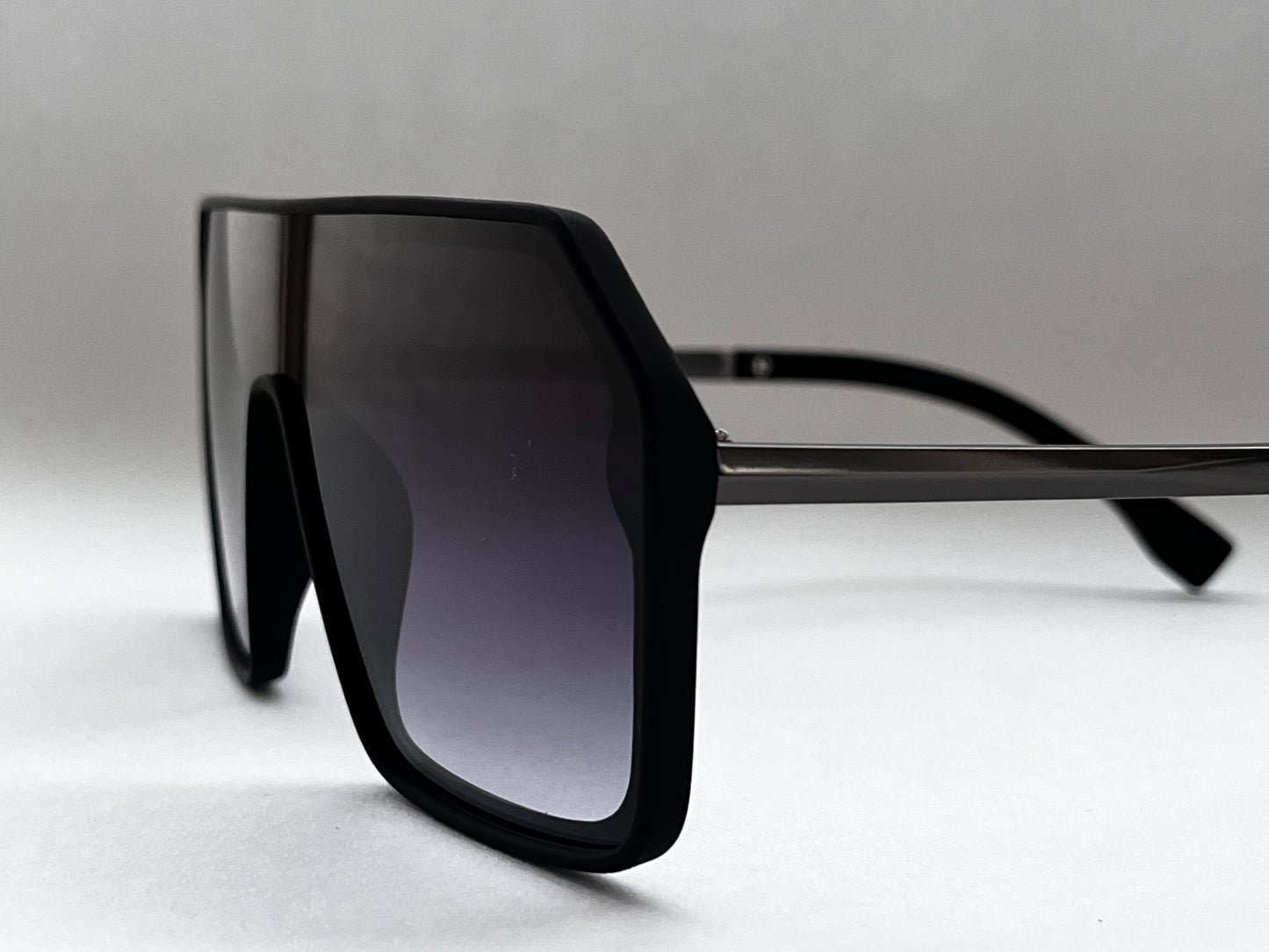 BLACK BOMBER UNISEX SHADES