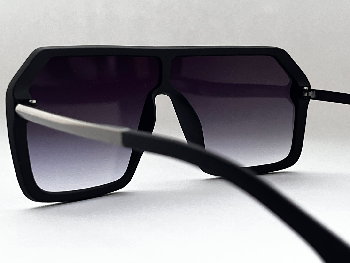 BLACK BOMBER UNISEX SHADES