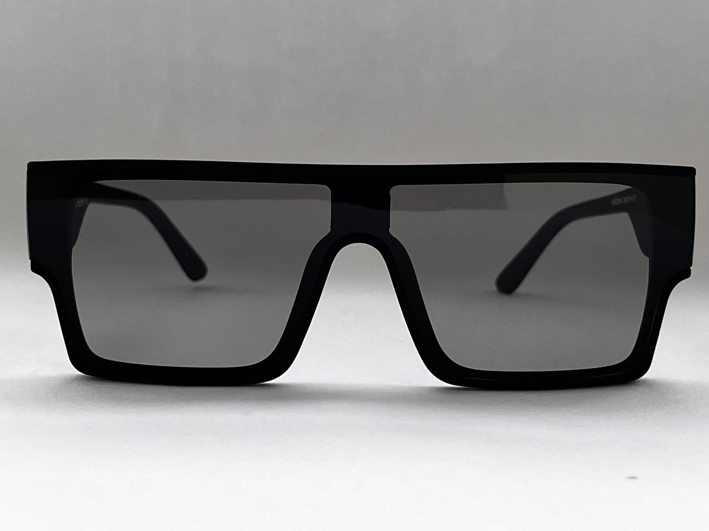 LIGHT LENS STRAIGHT TOP BLACK BOMBER SHADES