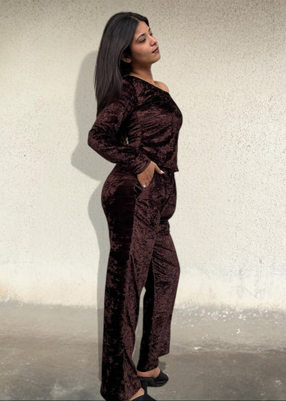 CRUSH l BROWN OFF-SHOULDER VELVET CO-ORD