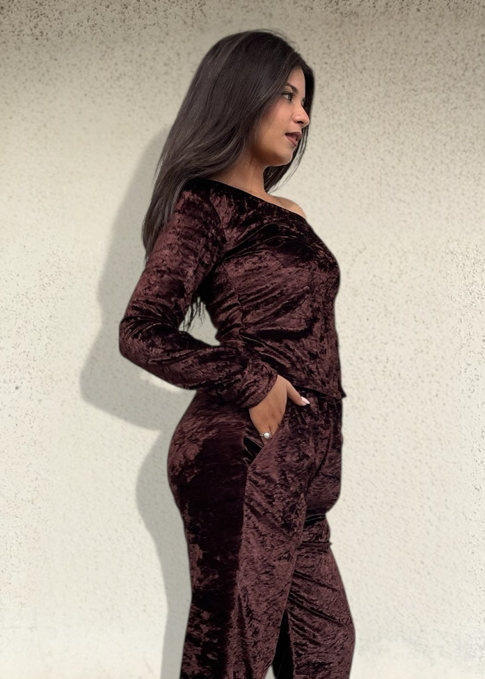 CRUSH l BROWN OFF-SHOULDER VELVET CO-ORD