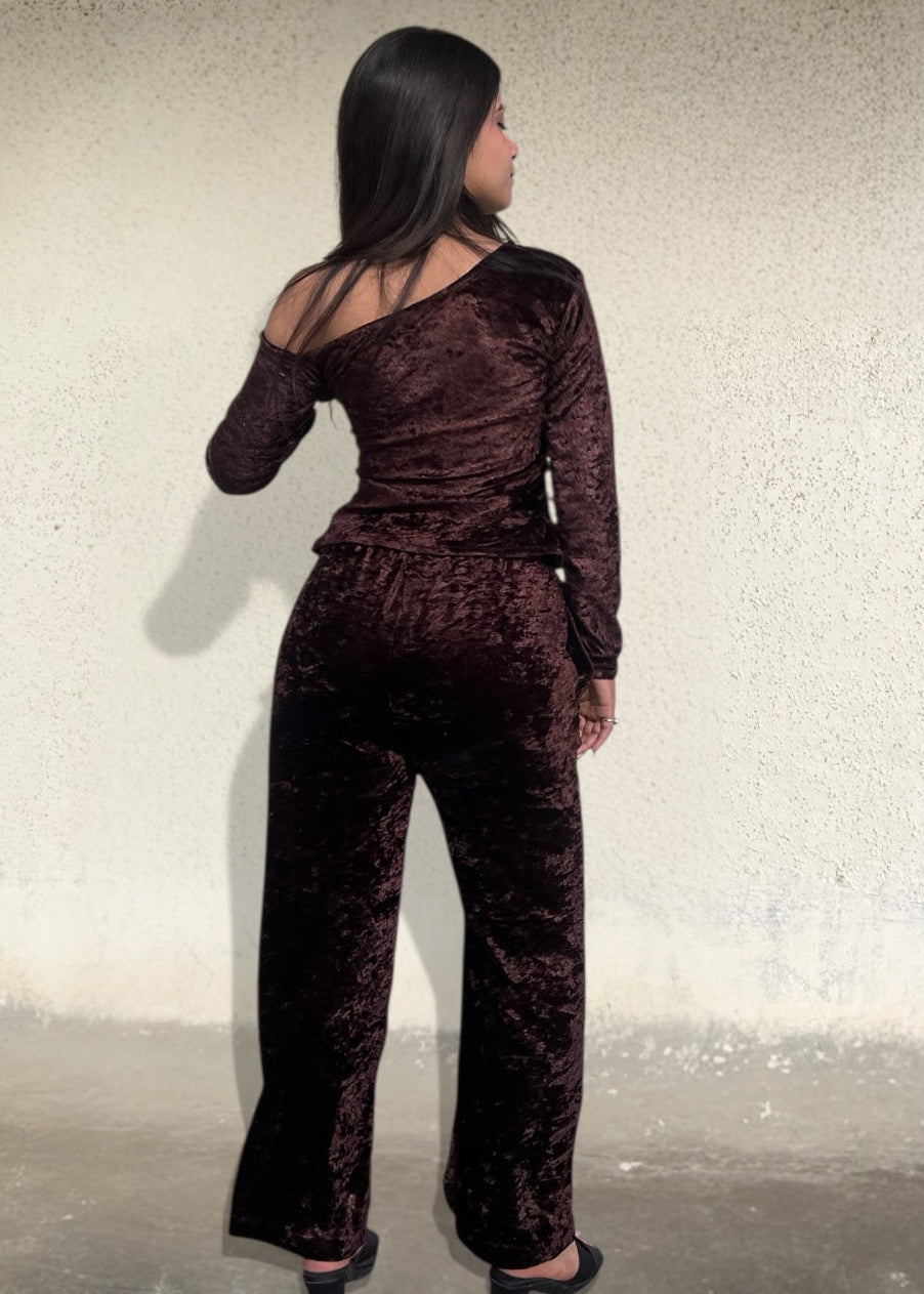 CRUSH l BROWN OFF-SHOULDER VELVET CO-ORD