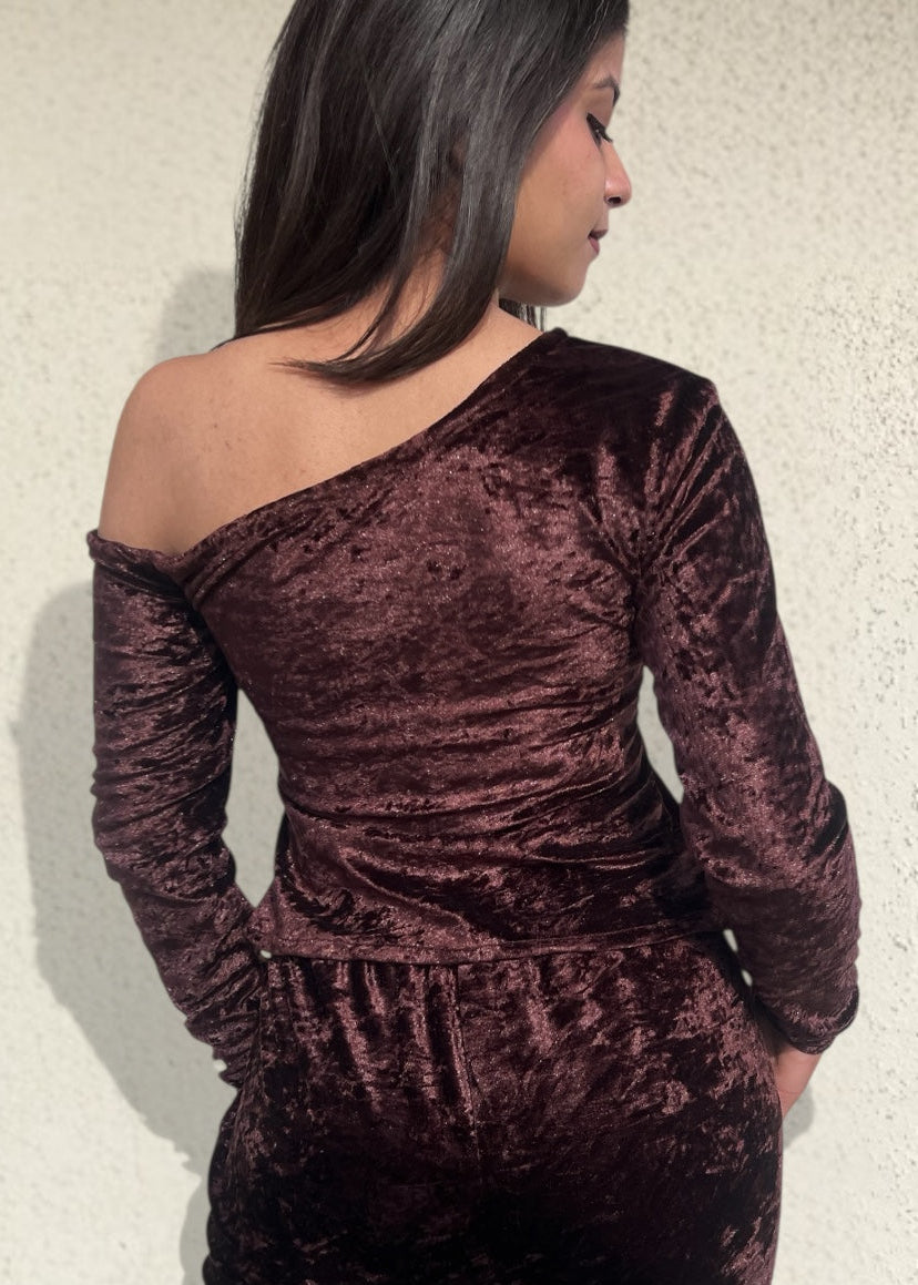 CRUSH l BROWN OFF-SHOULDER VELVET CO-ORD