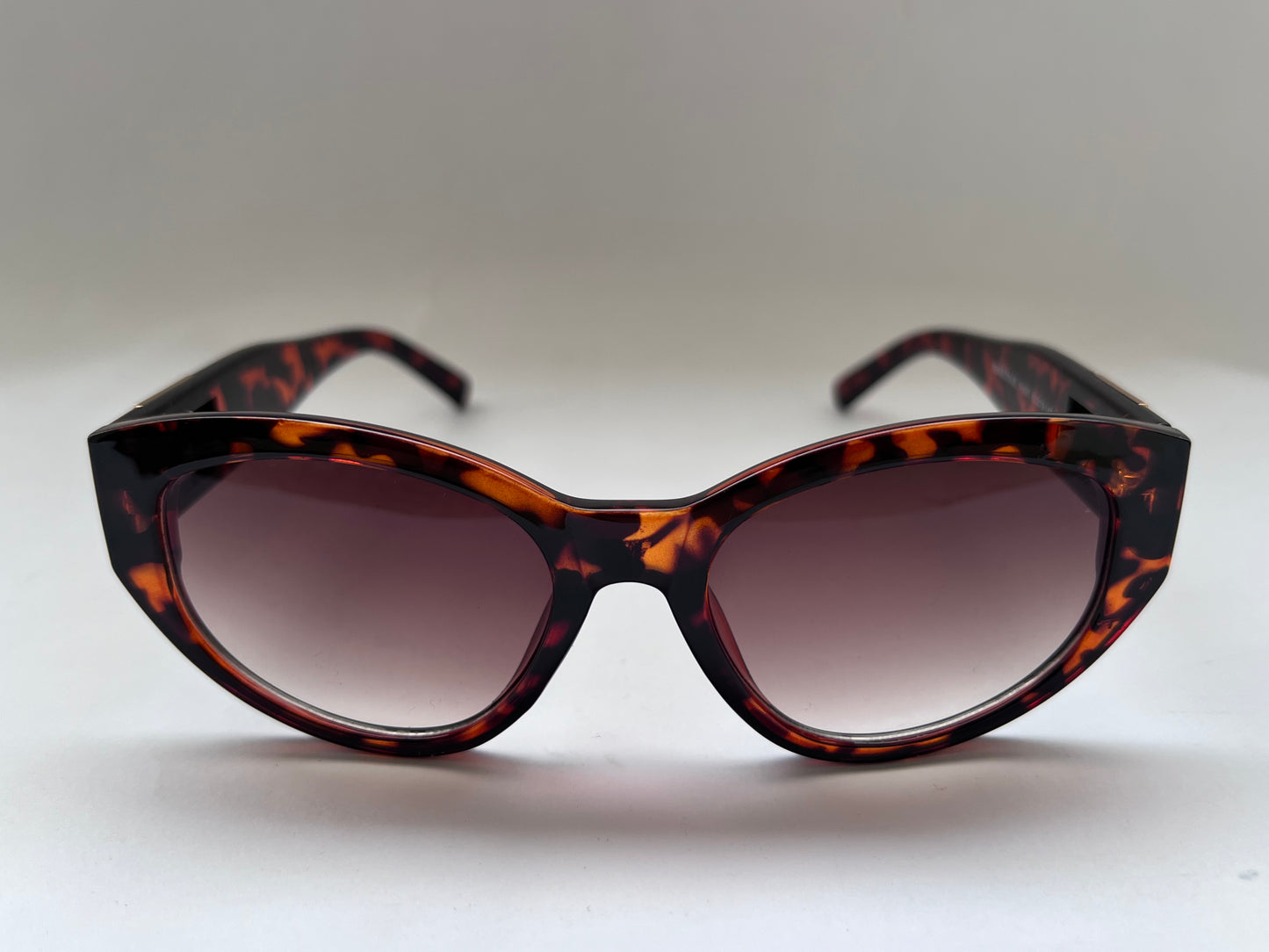 ROYAL CAT-EYE TORTOISE SHELL SHADES