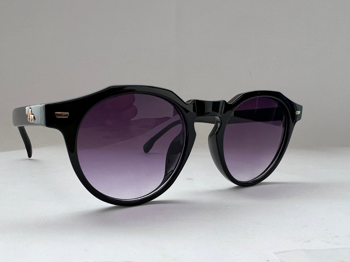 DARK ORBIT ROUND SUNGLASSES