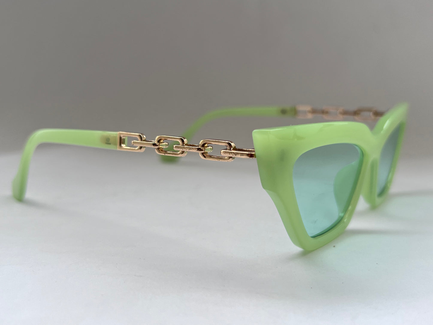 GRASSHOPPER FT.GOLD CHAIN GREEN SHADES