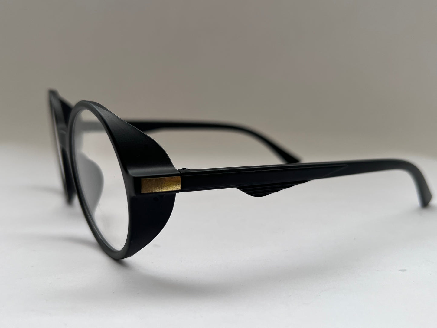 CLEAR ROUND LUXE BLACK FRAMES