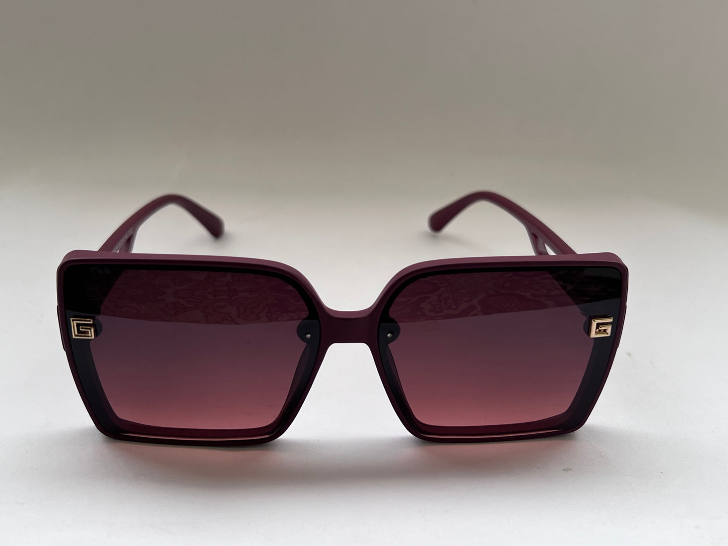 RICH BERRY HUE VINTAGE SHADES