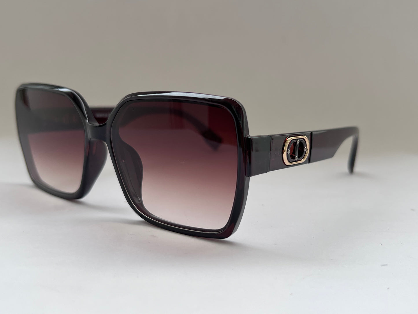BERRY EDGE SQUARE LUXE SHADES
