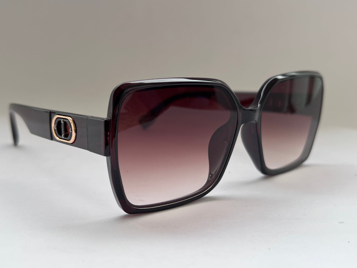 BERRY EDGE SQUARE LUXE SHADES