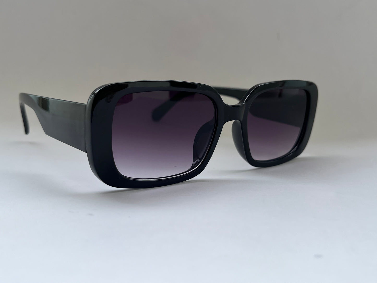 BLACK CLASSIC RECTANGULAR UV PROTECTION SUNGLASSES