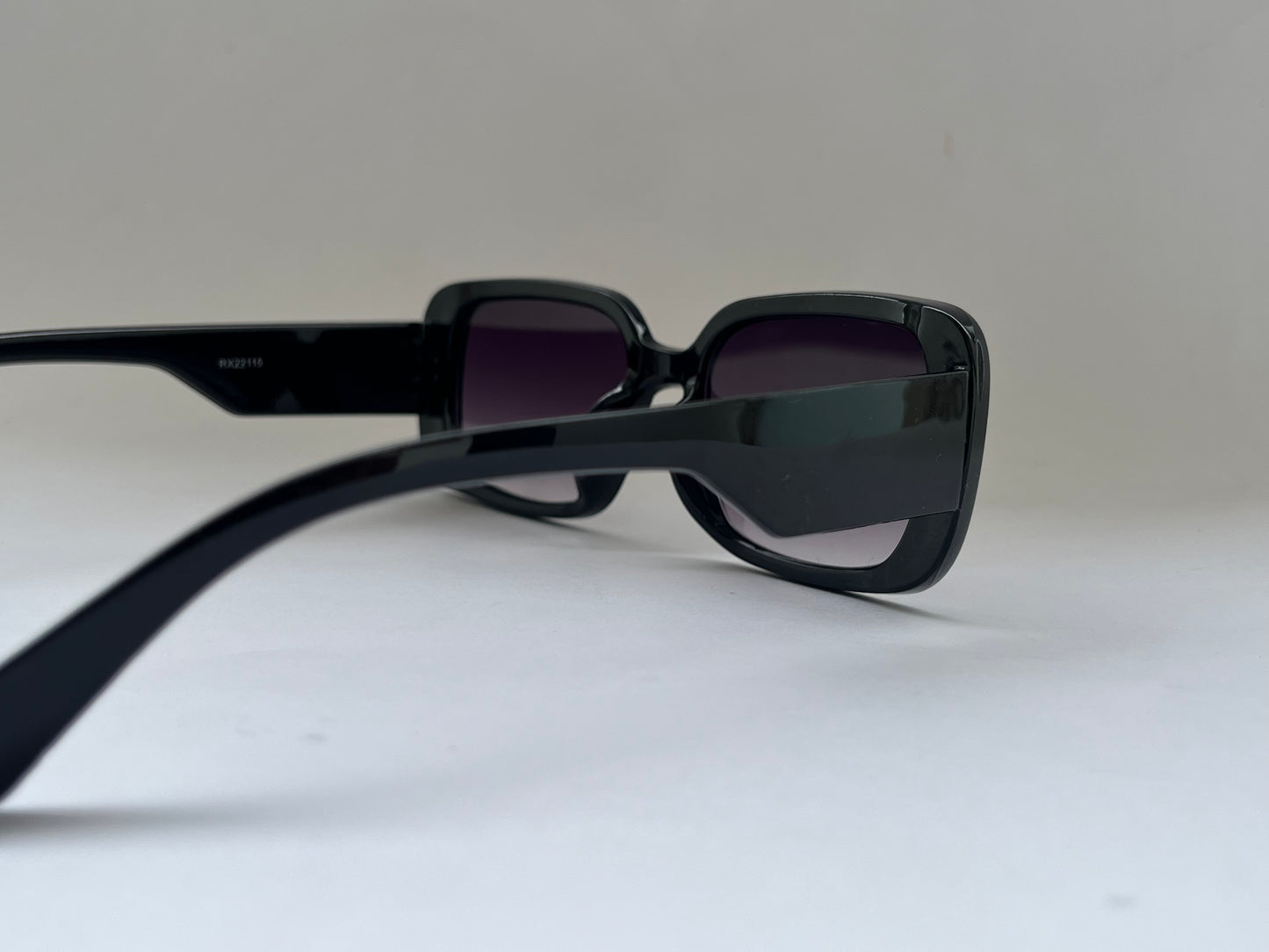 BLACK CLASSIC RECTANGULAR UV PROTECTION SUNGLASSES