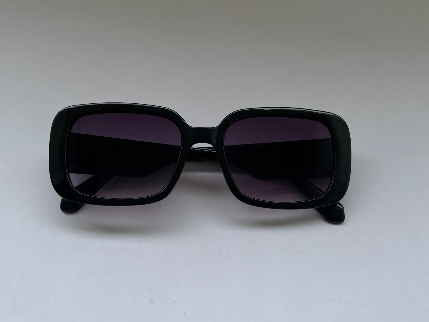 BLACK CLASSIC RECTANGULAR UV PROTECTION SUNGLASSES