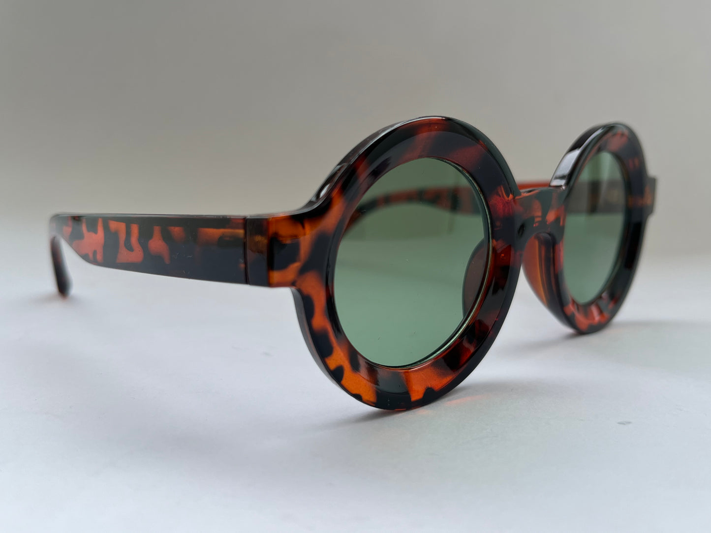 ROUND LEAPORD PRINT GREEN FRAME SUNGLASSES