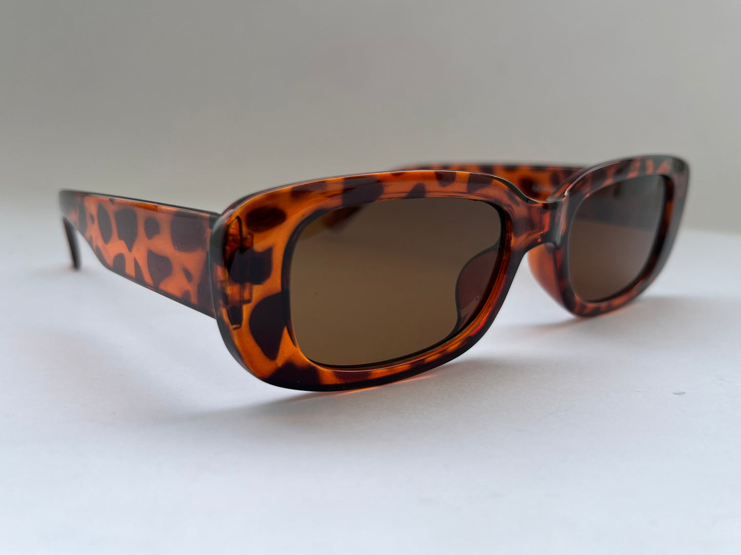WIDE LEAPORD PRINT BROWN SUNGLASSES