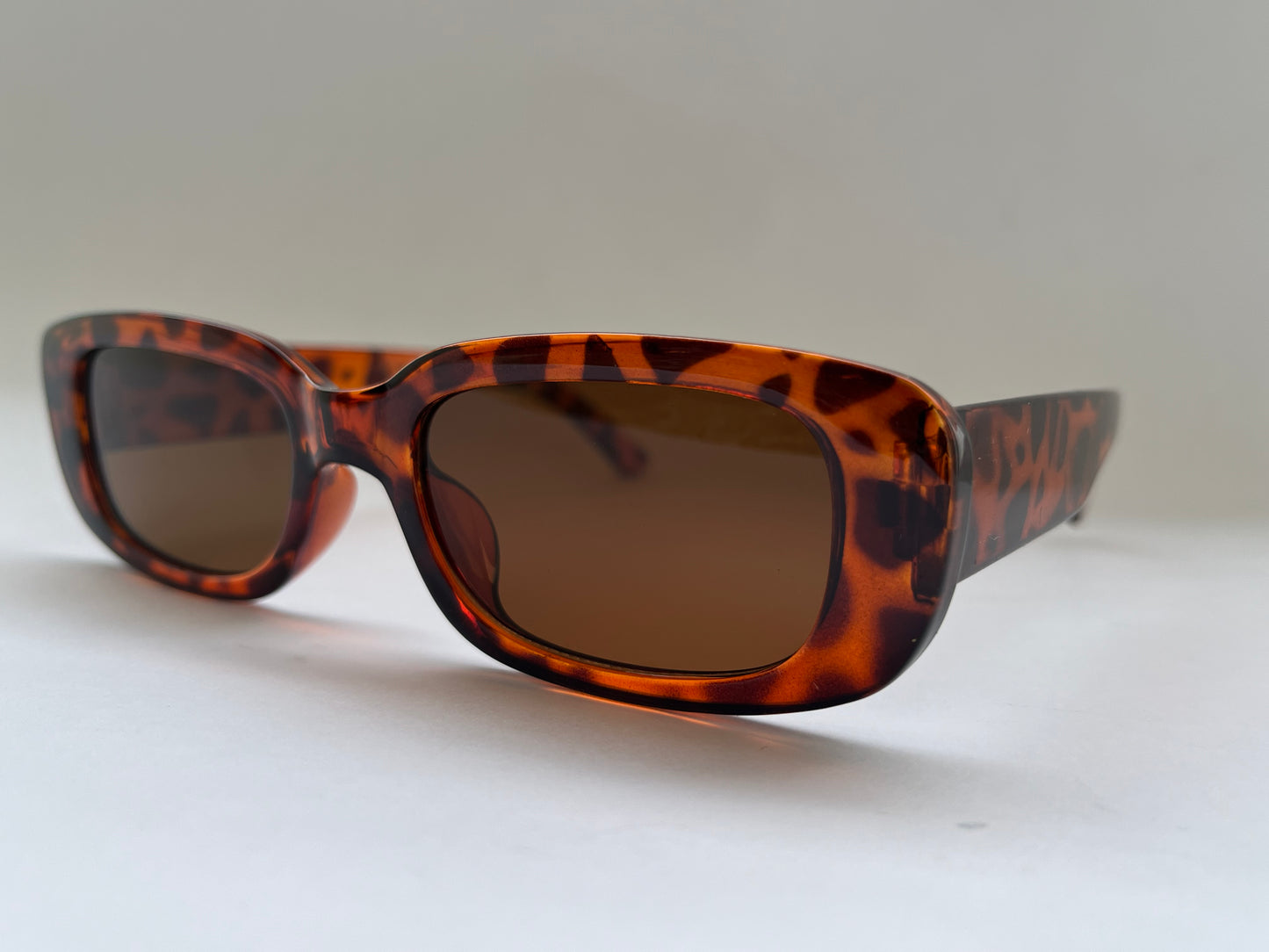 WIDE LEAPORD PRINT BROWN SUNGLASSES